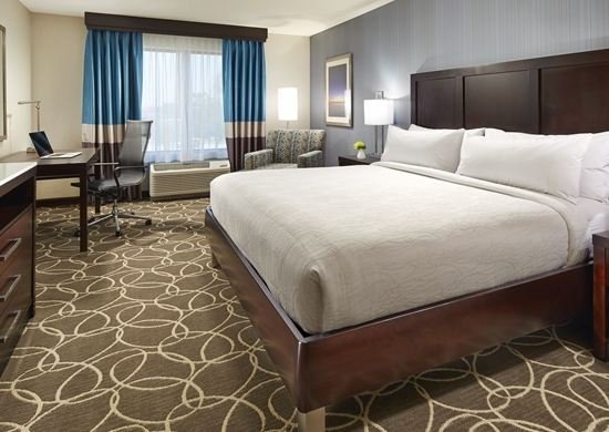 Фото Hilton Garden Inn Winnipeg South