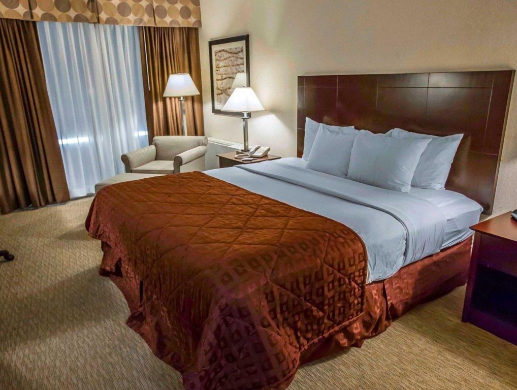 Фото Ramada by Wyndham Michigan City