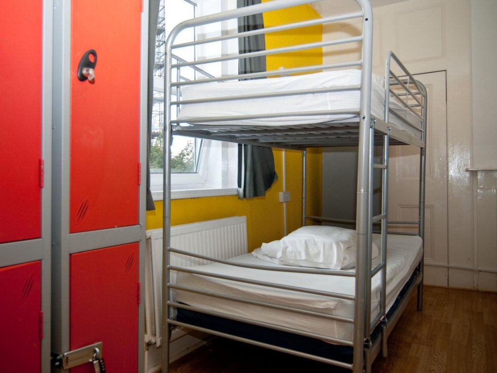 Фото Book a Bed Hostels