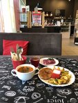 Central (naberezhnaya Komsomolskogo kanala, 13/1), cafe