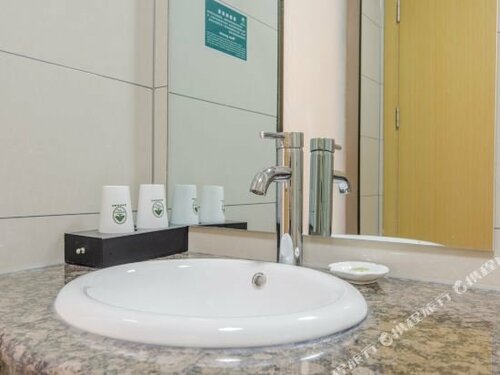 Гостиница GreenTree Inn HeFei South High-Speed Railway Station BaoHe Avenue Baohe District Government Hotel в Аньхое