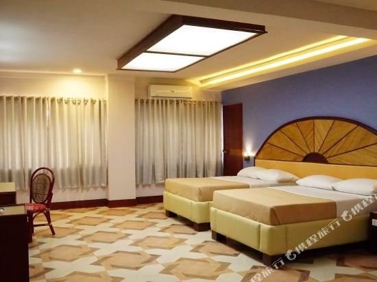 Фото отеля 2