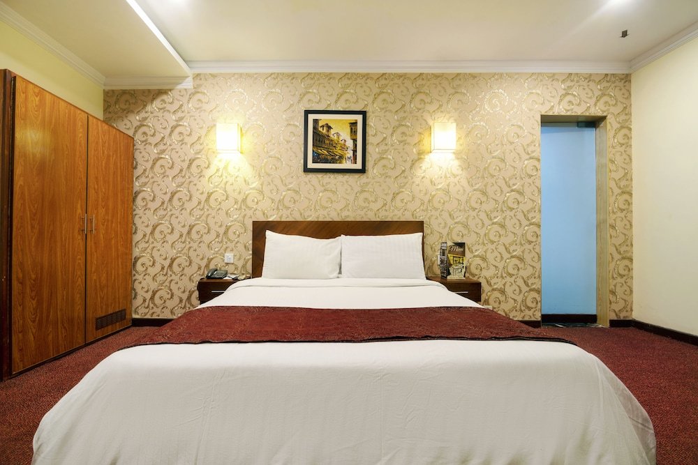 Фото Hotel One - The Mall Lahore