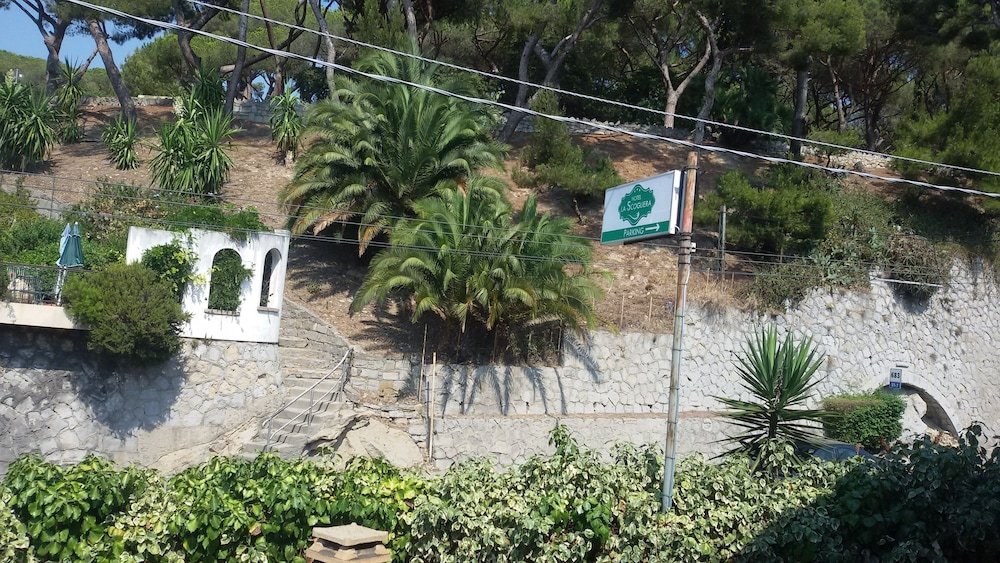 Фото Hotel La Scogliera