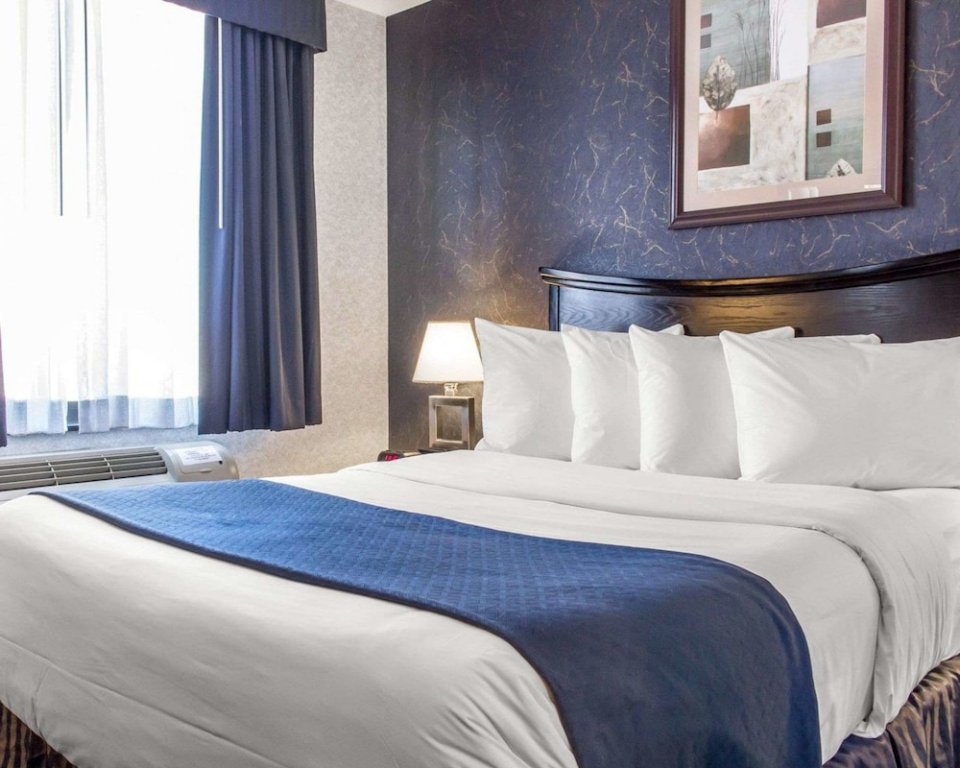 Фото Paramount Inn