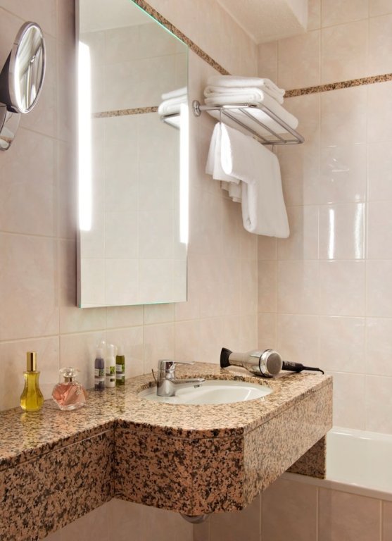 Фото Hotel Rohan