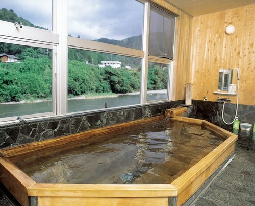 Гостиница Ryujin Onsen Marui Ryokan в Префектуре Вакаяма