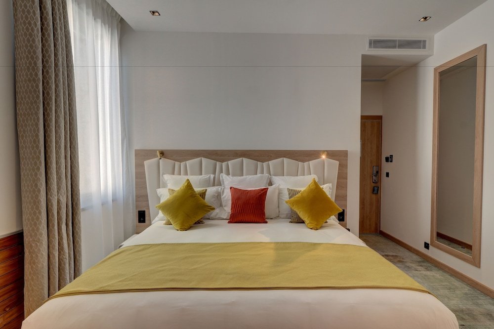 Фото Best Western Plus Hotel Comedie Saint-Roch