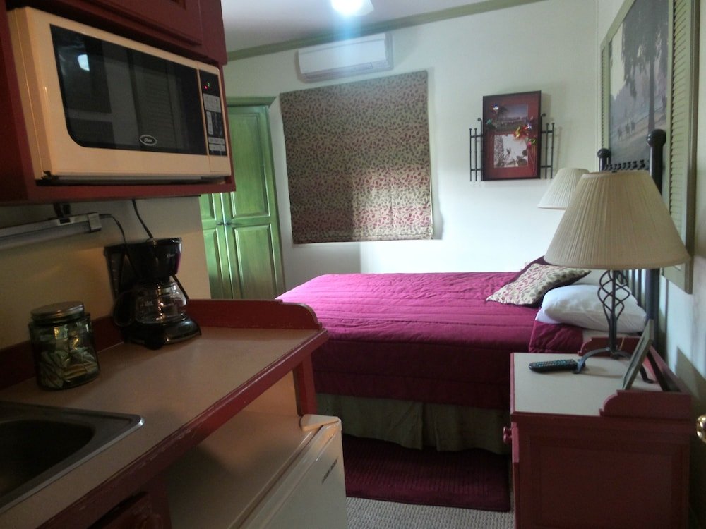 Фото Coblentz Inn Boutique Hotel