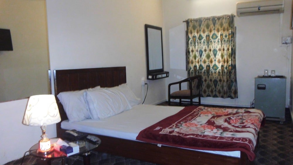 Фото Hilltop Hotel