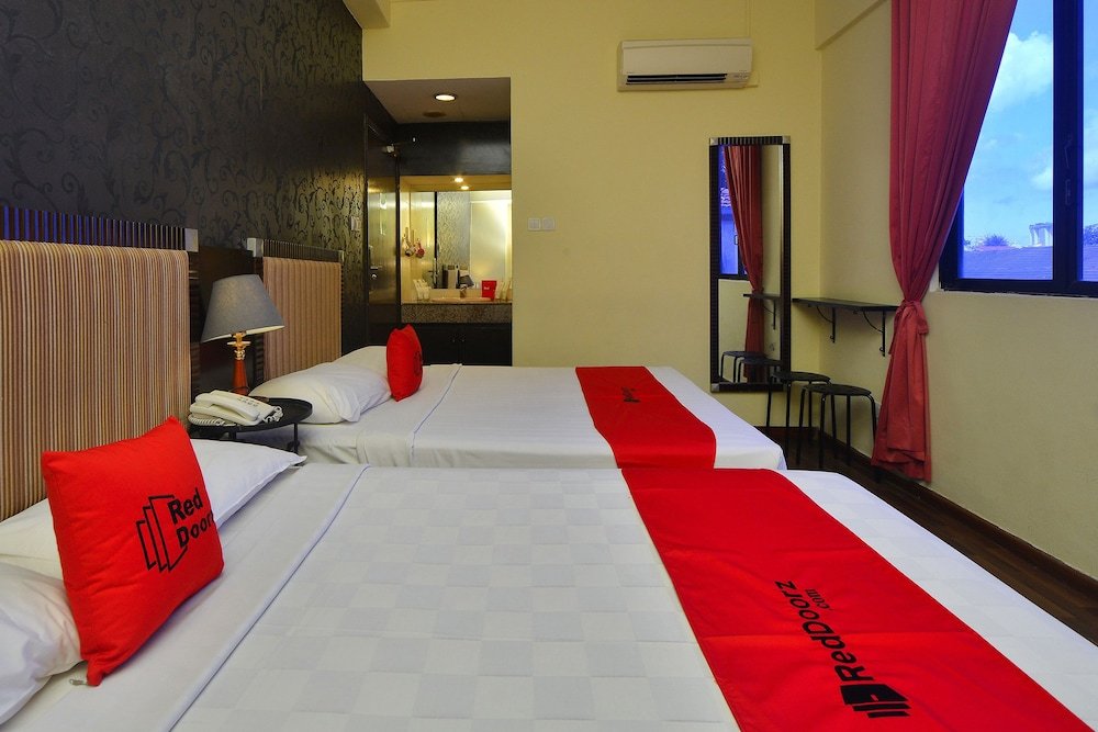 Фото RedDoorz at Aljunied