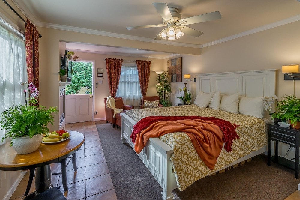 Фото Beach House Inn