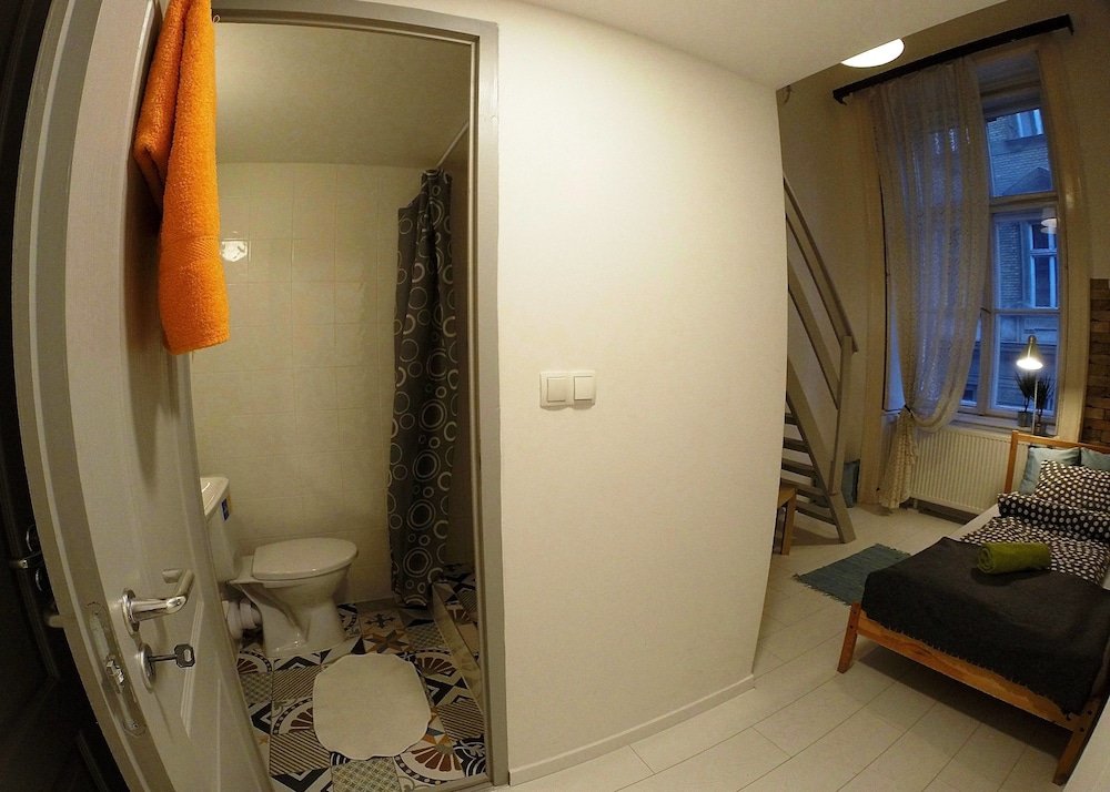 Фото Friends Hostel and Apartments Budapest