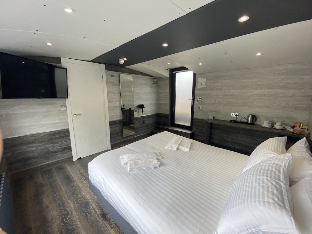 Фото Canal Cottages