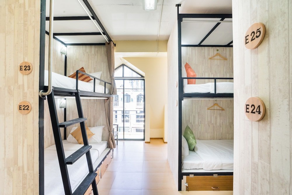 Фото Hostel At Thonglor