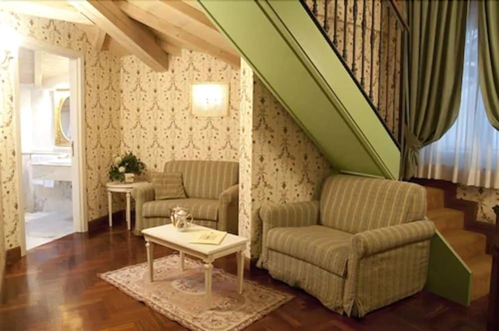 Фото Hotel Villa del Bosco