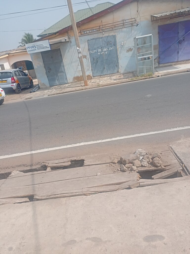 Grocery Except the lord ent, Accra, photo