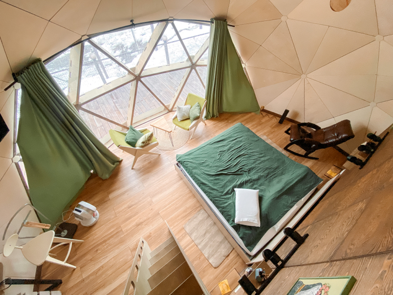 Фото Купольные дома-сферы на ферме