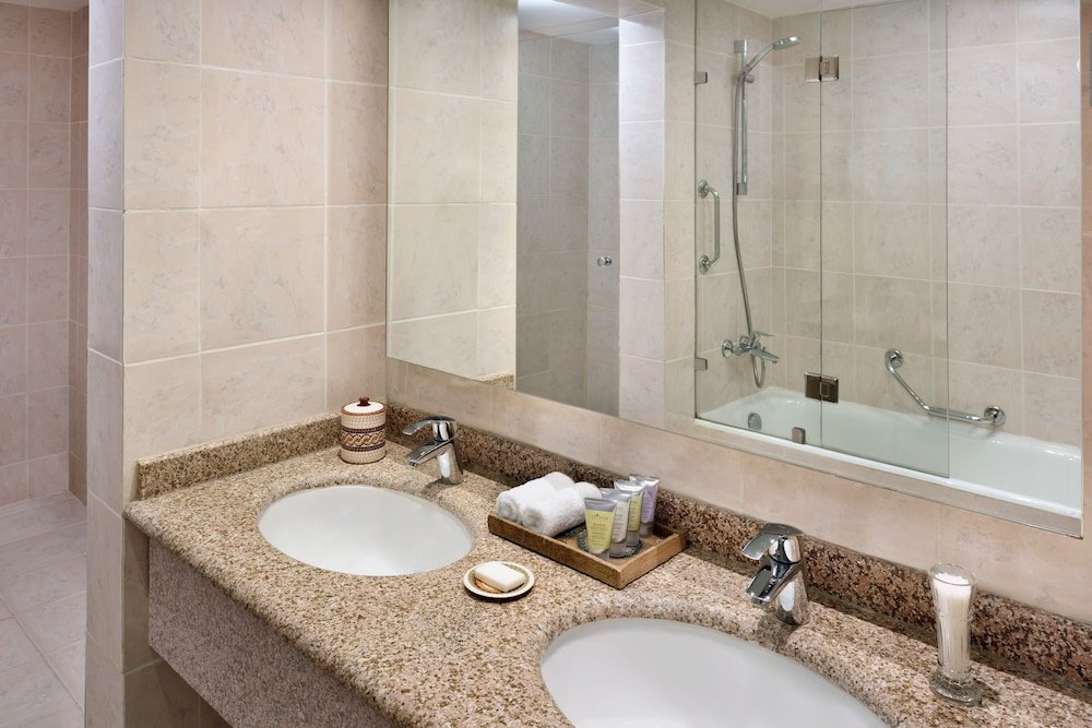 Фото Mövenpick Resort Petra