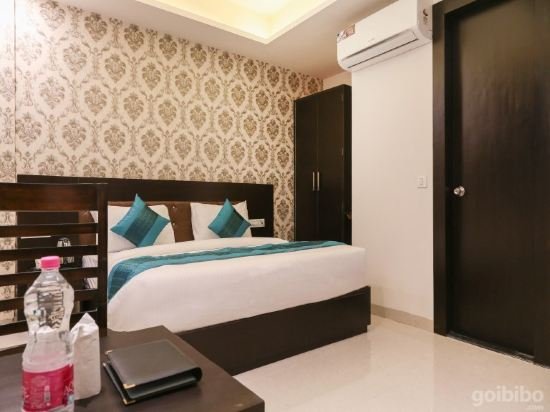 Фото Oyo Townhouse 516 Hotel N Suites