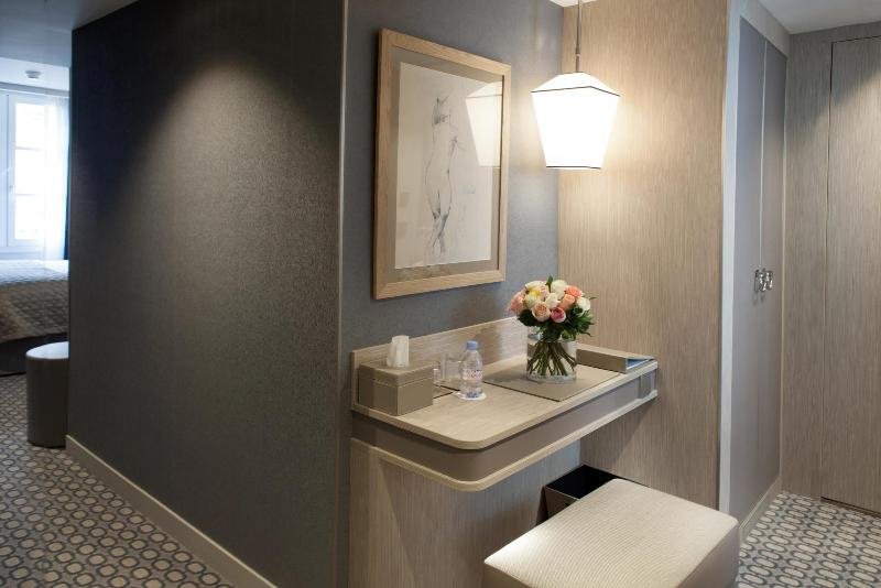 Фото Hôtel La Lanterne & SPA by Timhotel