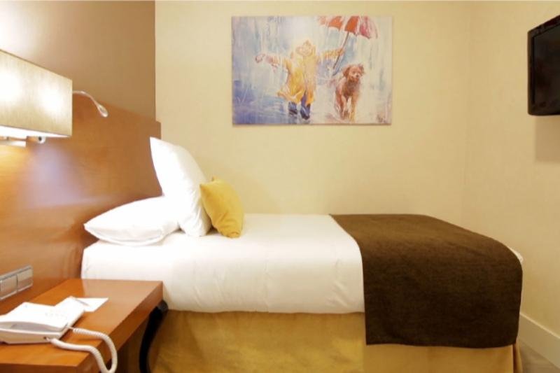 Фото Hotel Puerta de Toledo