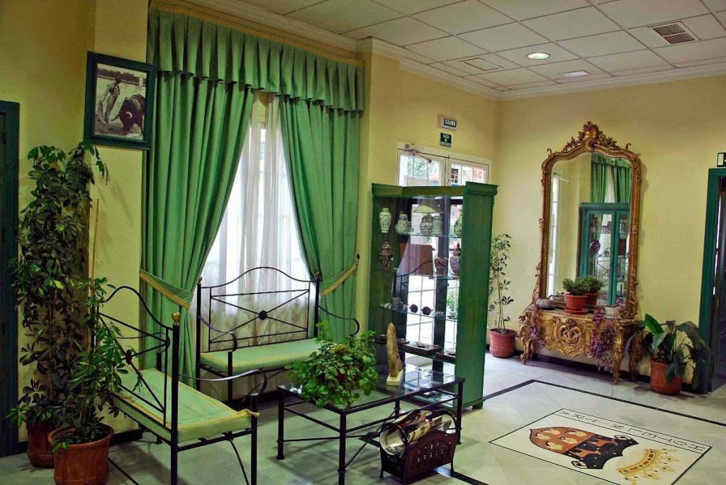 Фото Hotel Mitra