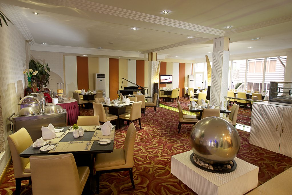 Фото Summerset Continental Hotel Maitama