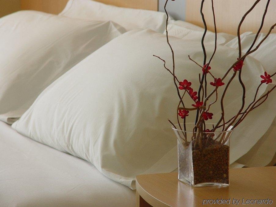 Фото Portal Plaza Suites