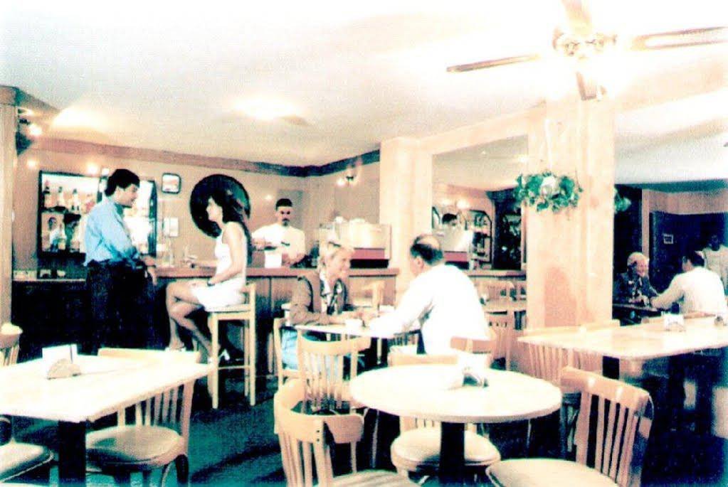 Фото Hotel Solans Carlton