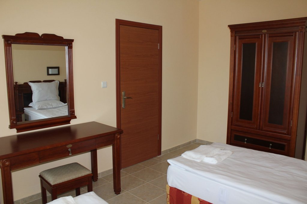 Фото Hotel Karolina