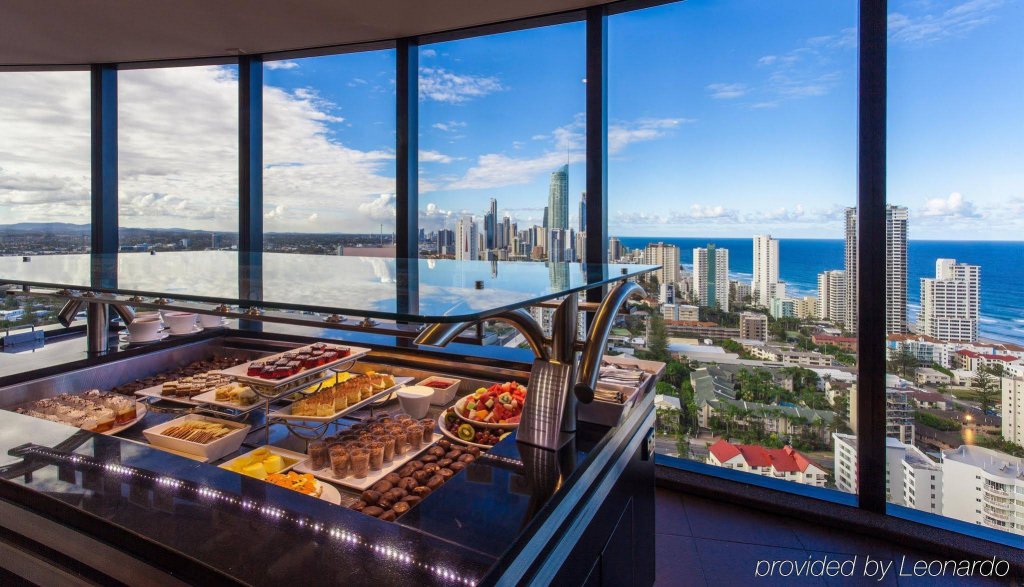 Фото Crowne Plaza Surfers Paradise