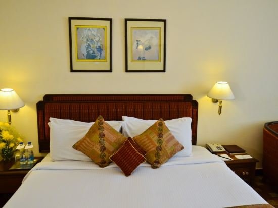 Фото Peerless Hotel Kolkata