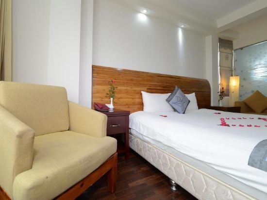 Фото B & B Hanoi Hotel & Travel