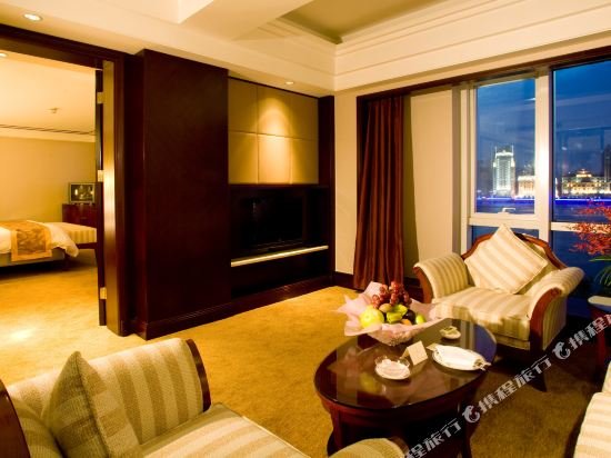 Фото Oriental Riverside Bund View Hotel