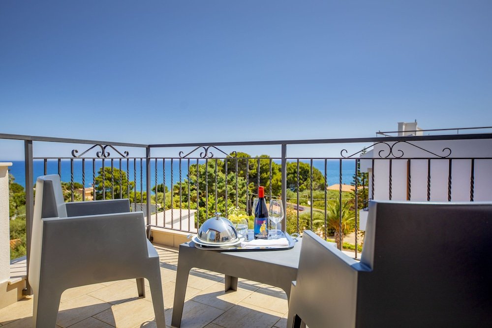 Фото Hotel Baia Del Capitano