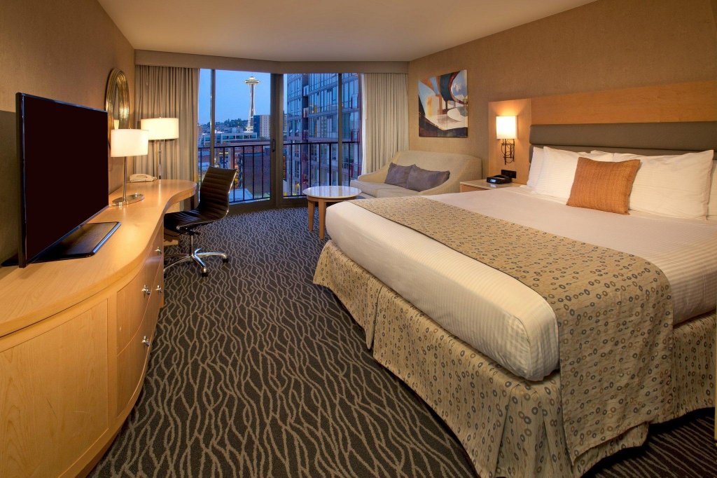 Фото Warwick Seattle