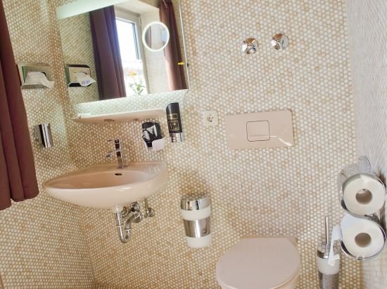 Фото Hotel-Restaurant Kastanienhof Lauingen