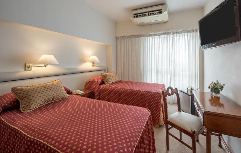 Фото Hotel Iruña