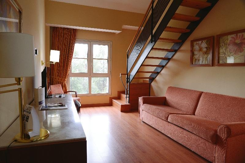 Фото Hotel Ilunion Alcora Sevilla