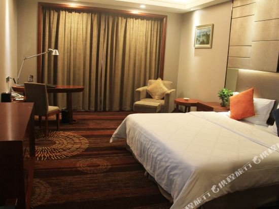 Фото Zhangjiajie Huatian Hotel