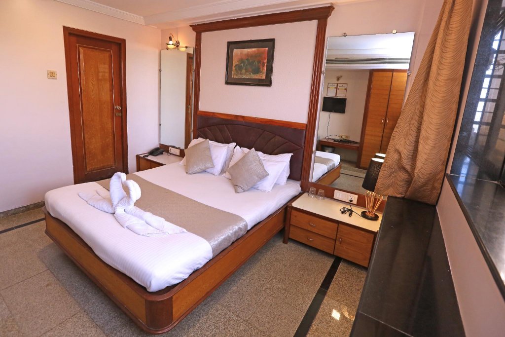 Фото Gulf Hotel Colaba