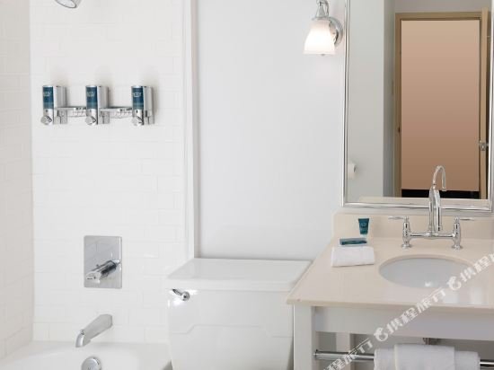 Фото Four Points by Sheraton Asheville Downtown