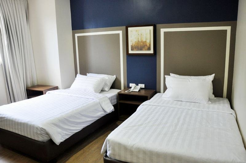 Фото S Hotel and Residences