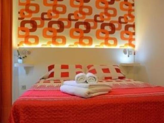 Фото Far Home Plaza Mayor Hostel