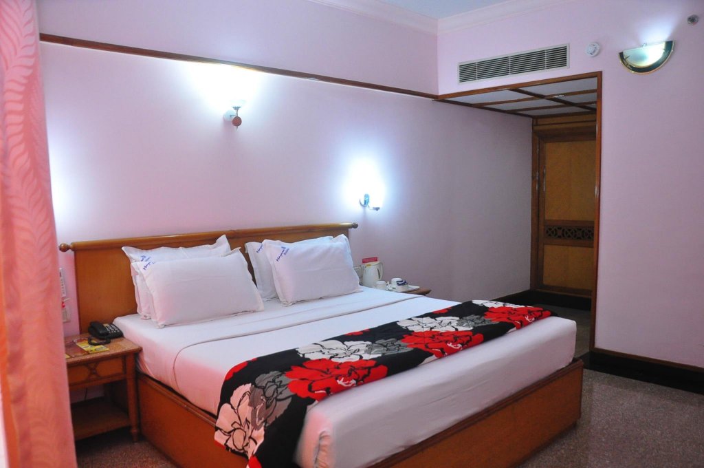 Фото Mayura Residency