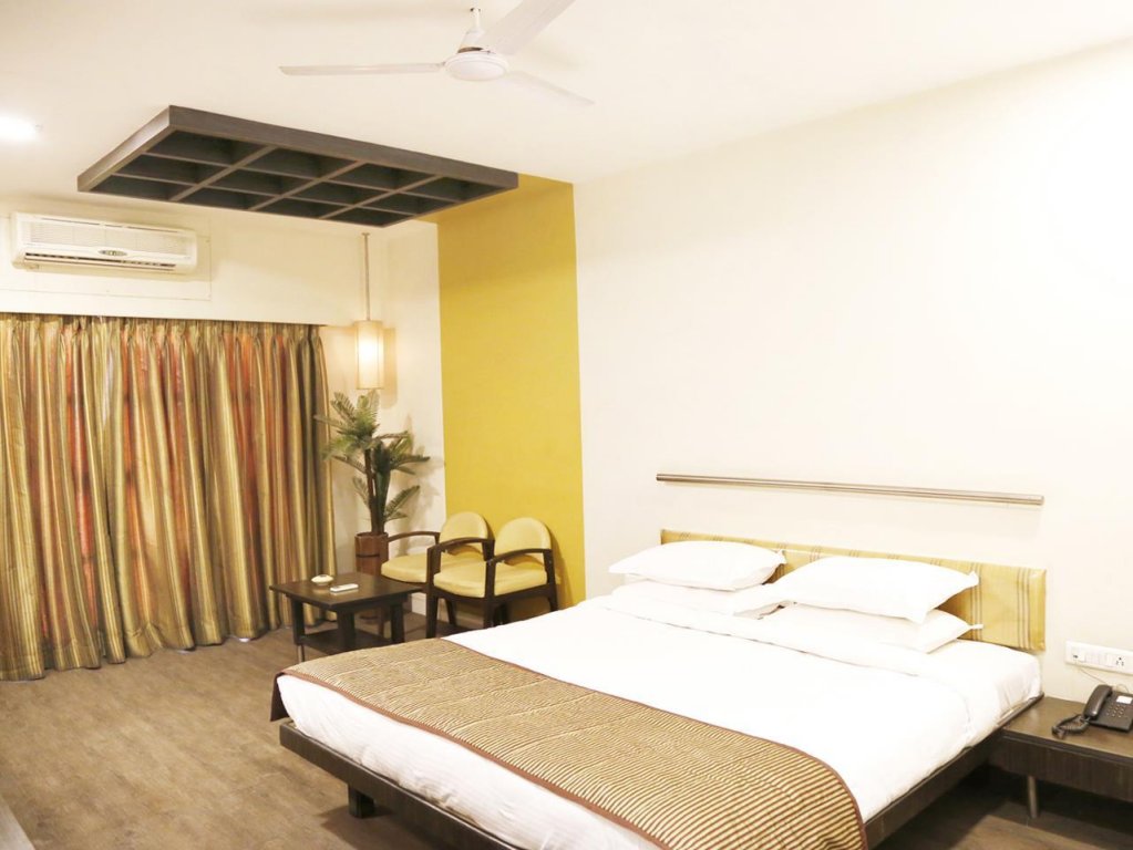 Фото Отель Aurangabad Gymkhana Club