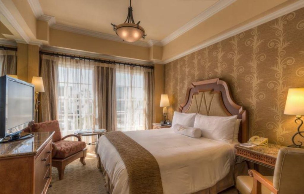 Фото La Valencia Hotel