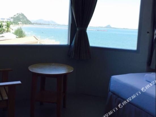 Фото Prachuap Beach Hotel