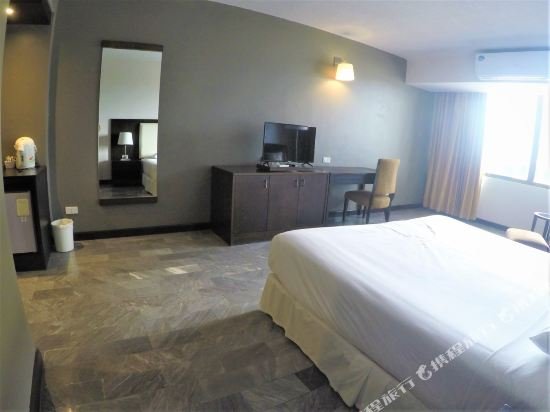 Фото Royal Lanna Hotel